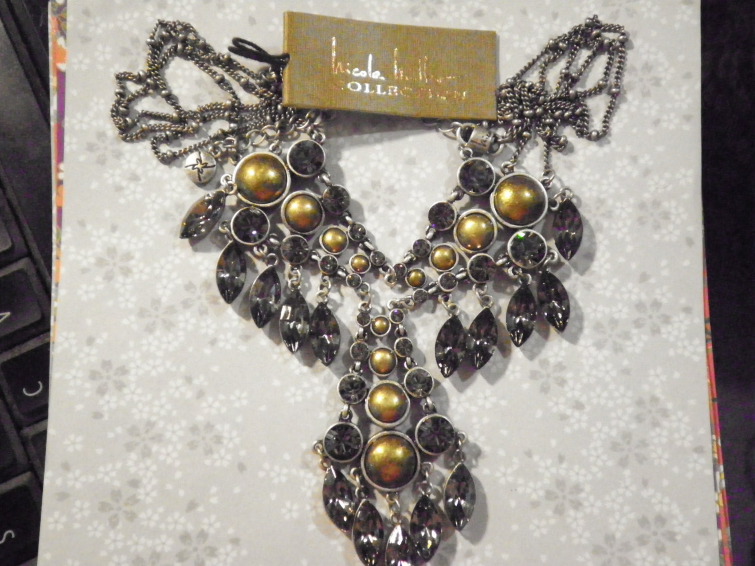 1 Nicole Miller Anhänger Halskette, Versilbert 1 Nicole Miller Anhänger Halskette, Versilbert von epicvintagejewelry