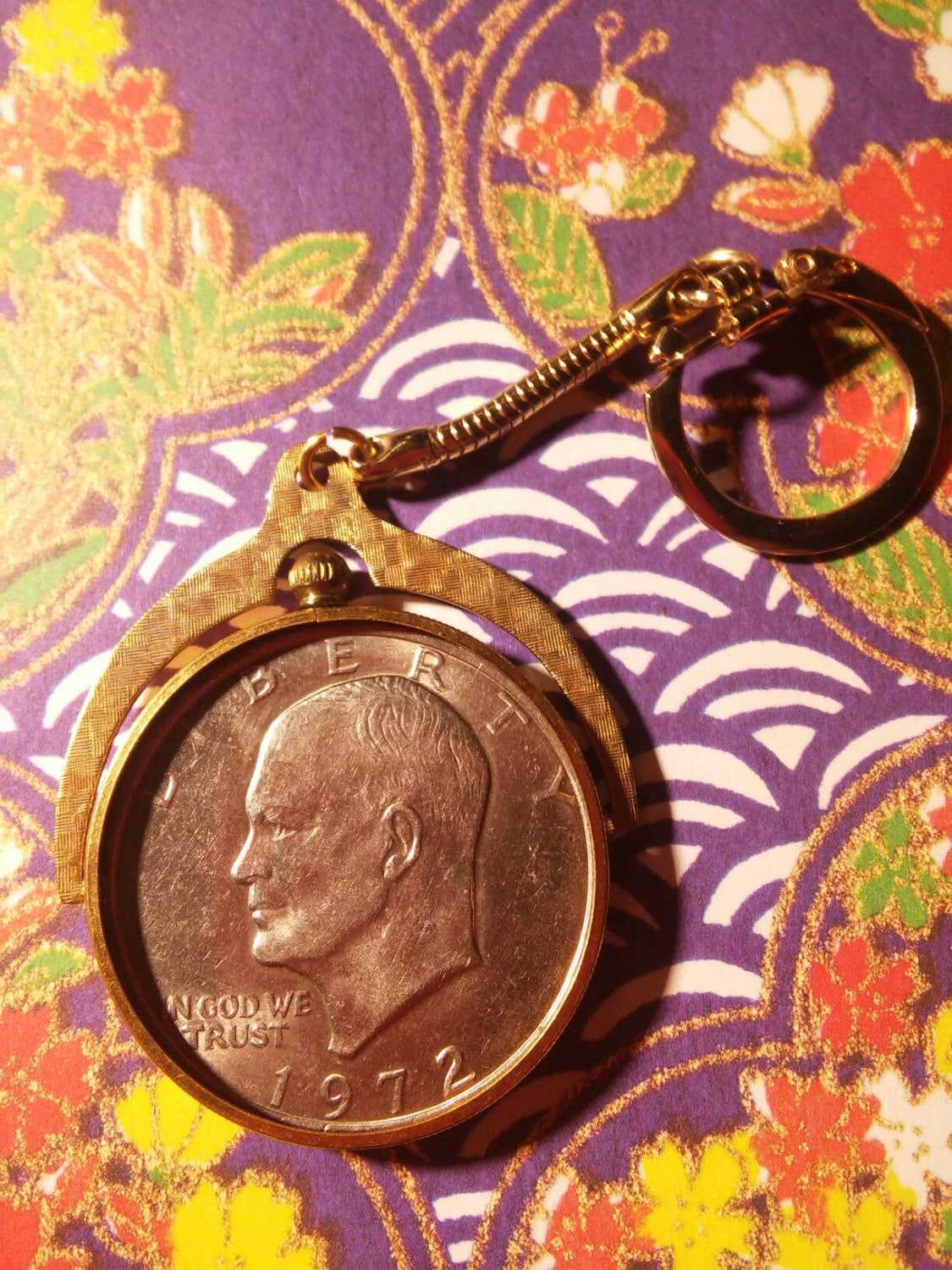 1 Vergoldet Messing-Eisenhower-Dollar Spinnen Schlüsselanhänger Mit Münze von epicvintagejewelry