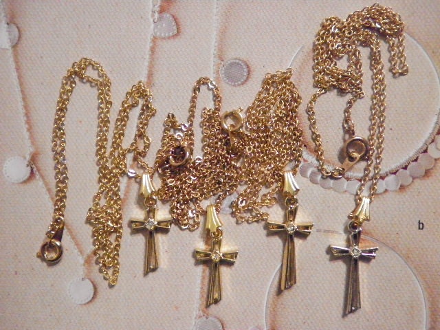 1 Vergoldetes Strasskreuz 18" Halskette 1 Vergoldetes Strasskreuz 18" Halskette von epicvintagejewelry