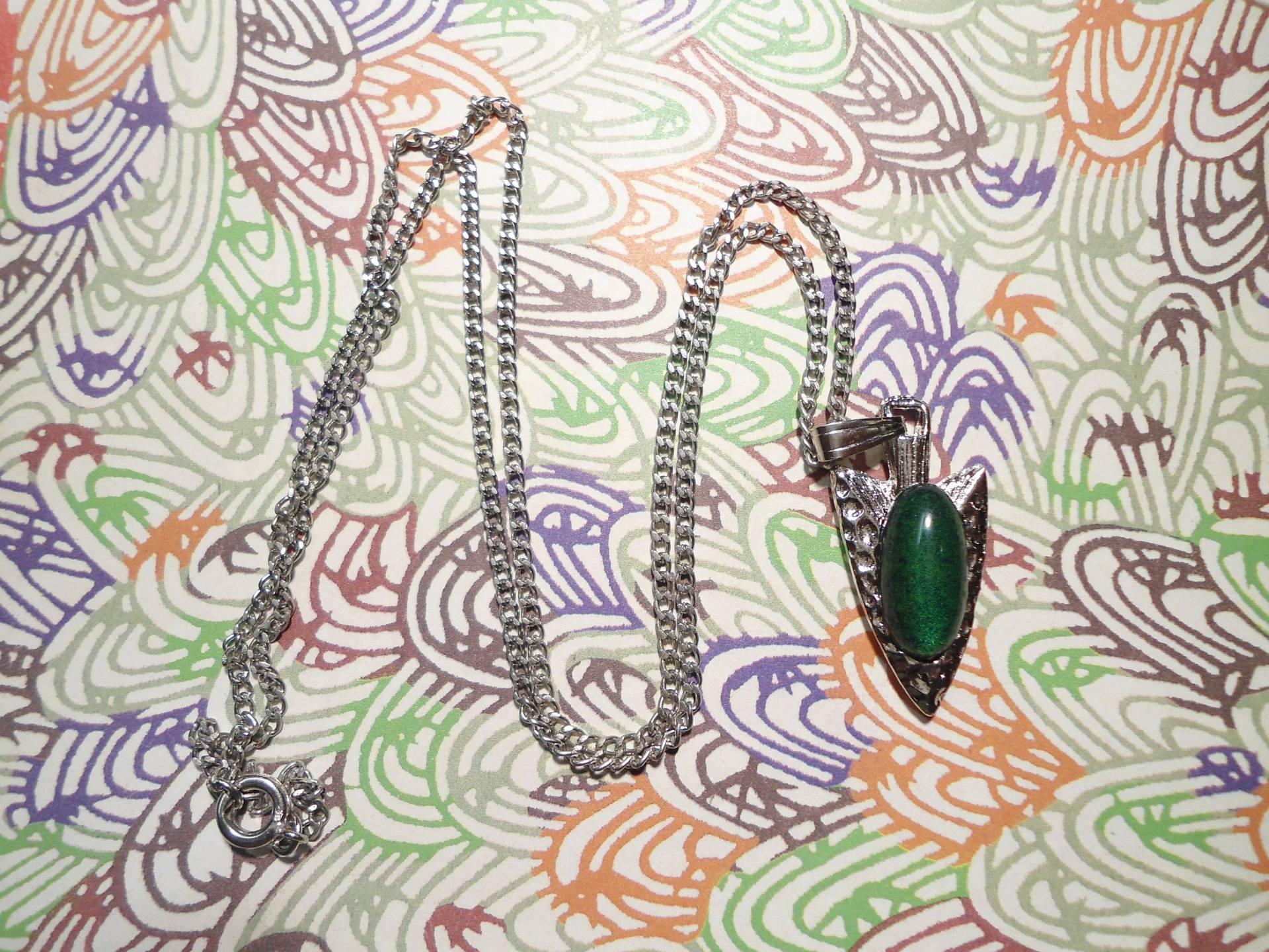 1 Versilberte 24" Pfeil Halskette Mit Farbwechsel Moodstone 1 Versilberte 24" Pfeil Halskette Mit Farbwechsel Moodstone von epicvintagejewelry