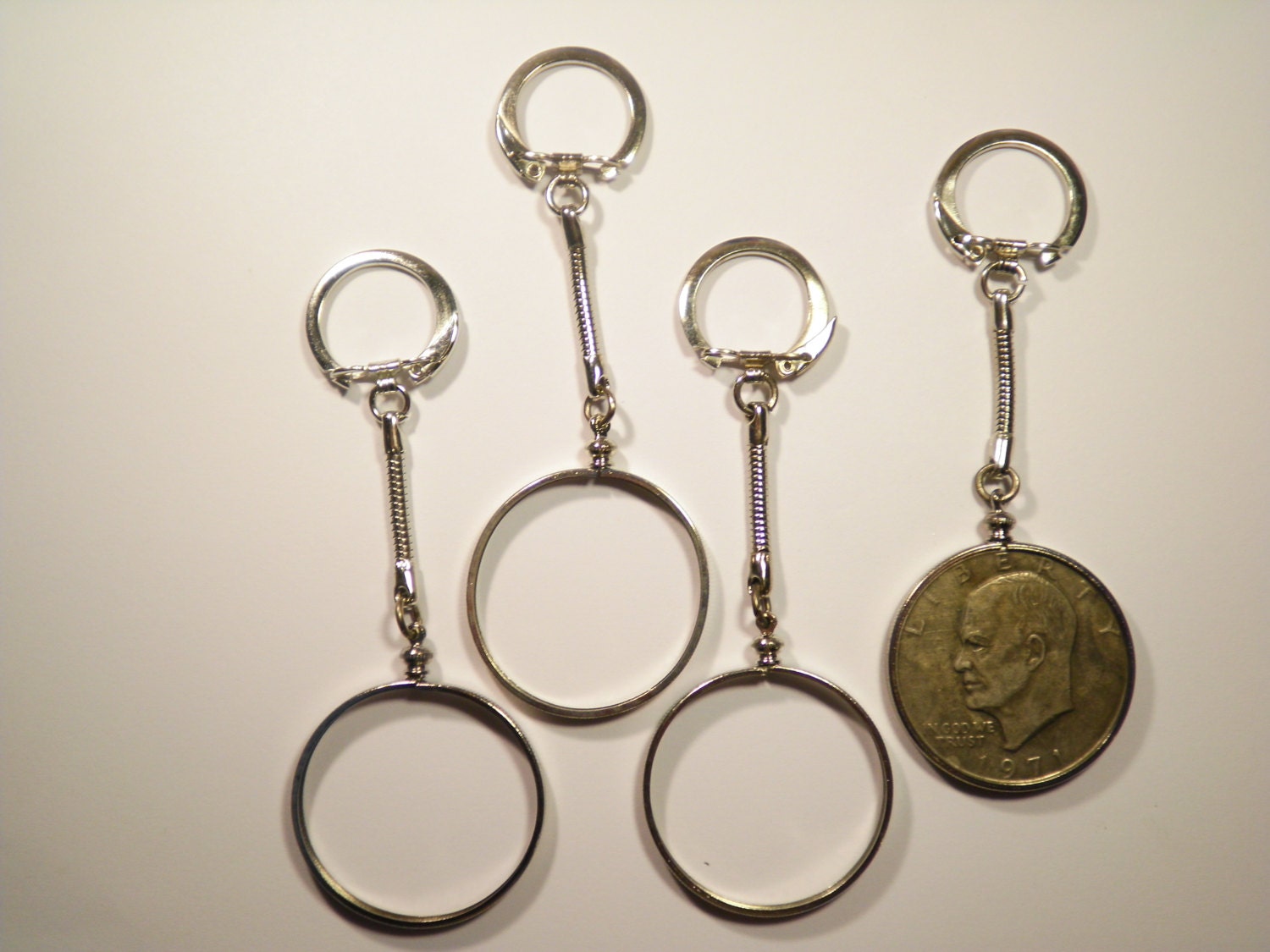 1 Versilberte U.s. Eisenhower Und Liberty Dollar Morgan Münzhalter Münzring Schlüsselanhänger Keine Münze 1 Versilberte U.s. Eisenhower Und Liberty Dollar Morgan Münzhalter Münzring Schlüsselanhänger Keine Münze von epicvintagejewelry