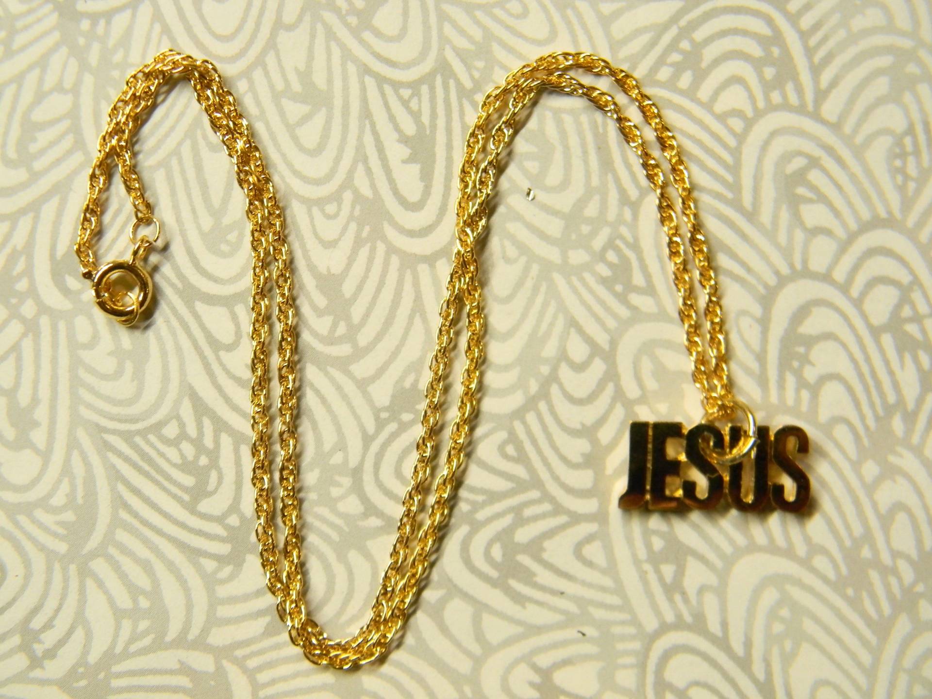 1 Vg Jesus 18" Halskette von epicvintagejewelry