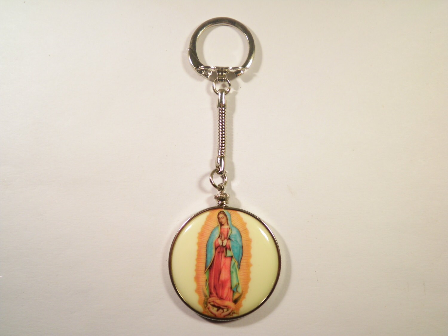 1 Vintage Jungfrau Maria Schlüsselanhänger von epicvintagejewelry