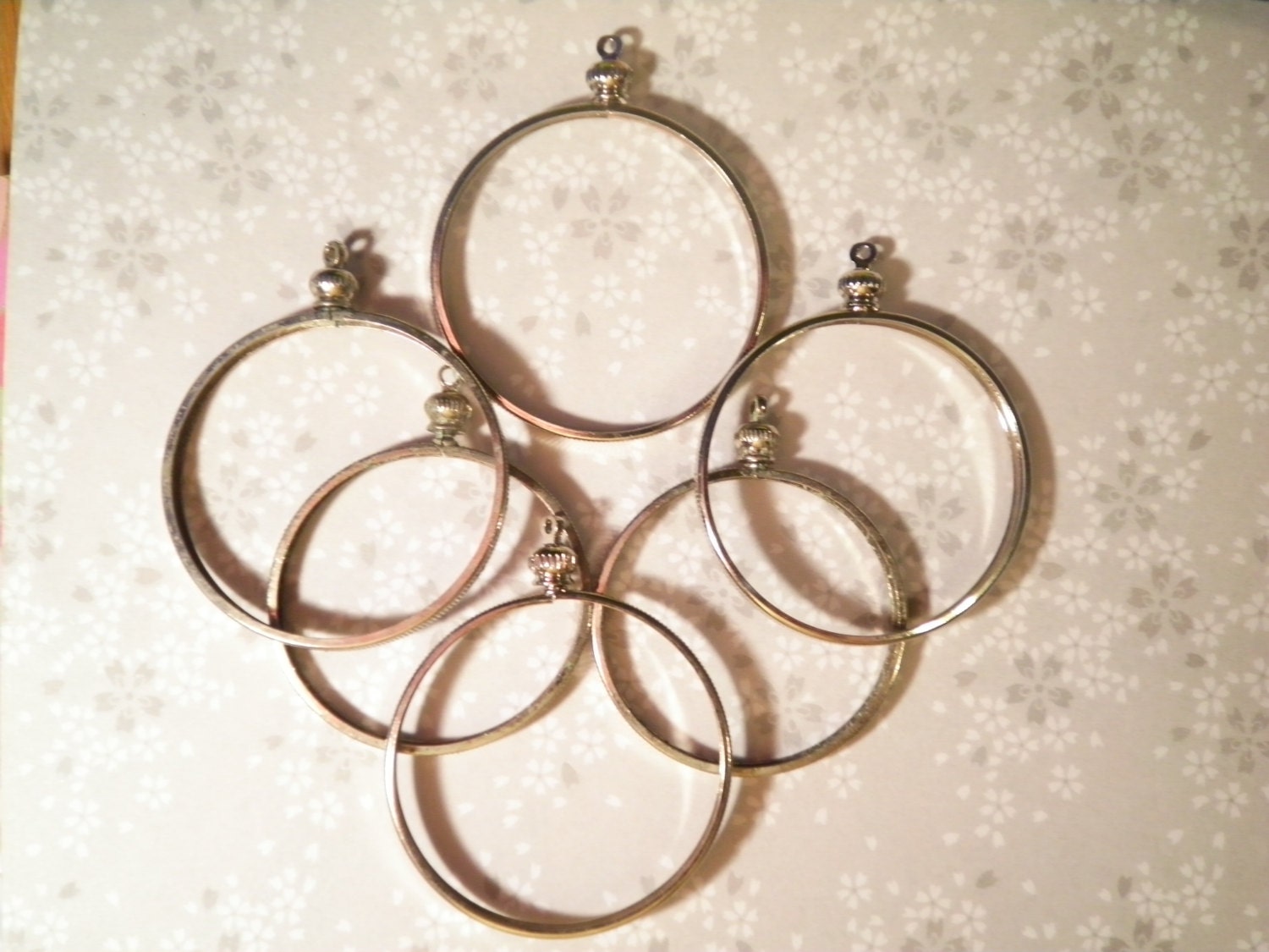 1 Vintage Versilberte 38 Mm Us Eisenhower Dollar Münzhalter Lünette 1 Vintage Versilberte 38 Mm Us Eisenhower Dollar Münzhalter Lünette von epicvintagejewelry