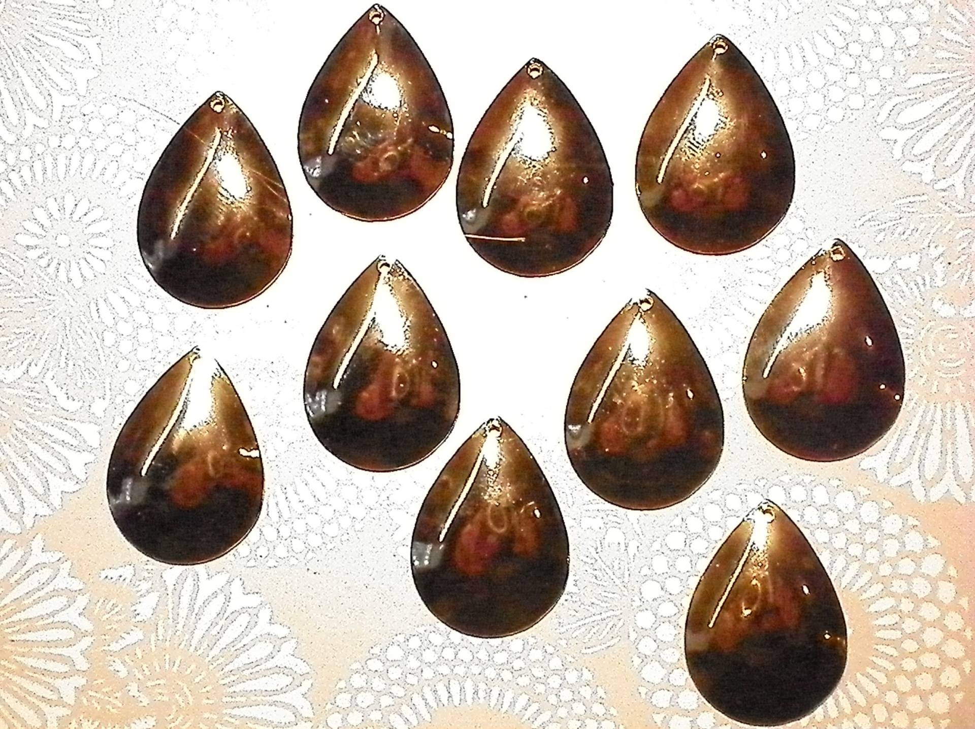 10 Goldpanzer Ohrring Dangles Pendants Charms 10 Goldpanzer Ohrring Dangles Pendants Charms von epicvintagejewelry