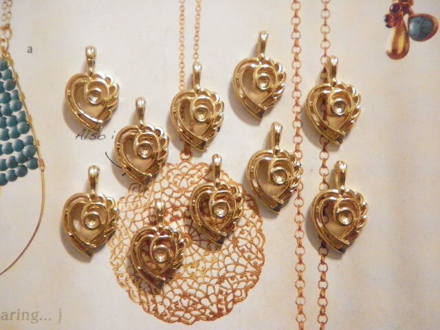 10 Vergoldete 22mm Herz Anhänger Mit 2mm Fassung von epicvintagejewelry