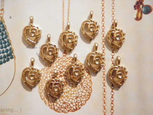 10 Vergoldete 22mm Herz Anhänger Mit 2mm Fassung von epicvintagejewelry