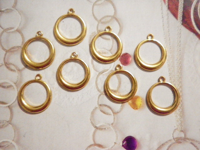 12 Vergoldet 20mm Runde Ohrring Reifen 12 Vergoldet 20mm Runde Ohrring Reifen von epicvintagejewelry