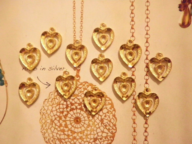 12 Vergoldet Herz-Anhänger Mit 2mm Einstellung von epicvintagejewelry