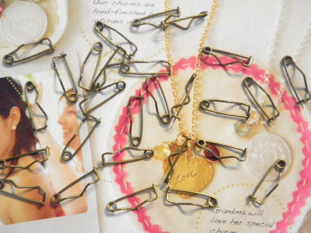 18 Anstecknadeln, 22 Mm Aus Messing 18 Anstecknadeln, 22 Mm Aus Messing von epicvintagejewelry