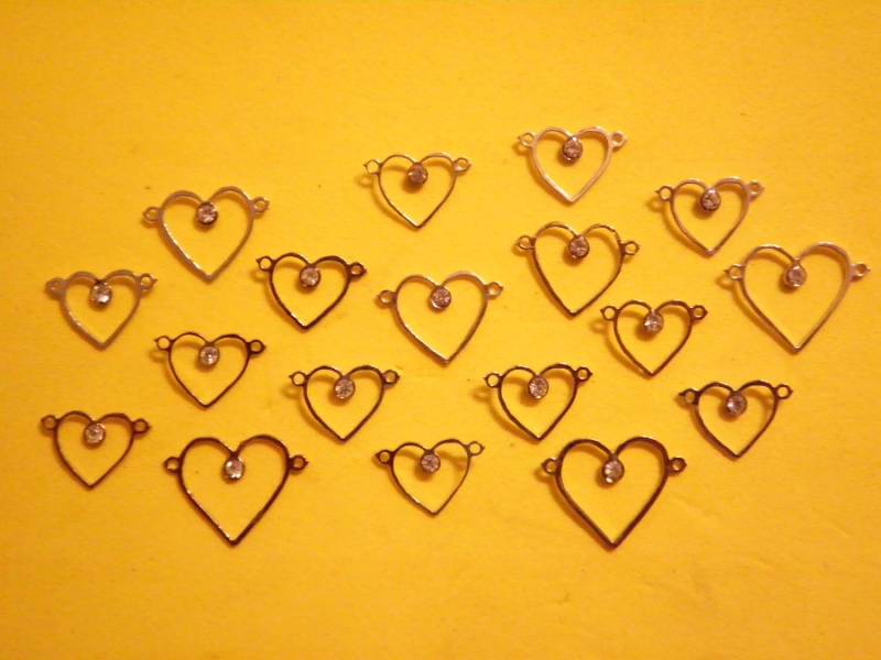 18 Versilberte Assorted 12-18mm-Offenes Herz-Steckverbinder Mit Strass von epicvintagejewelry