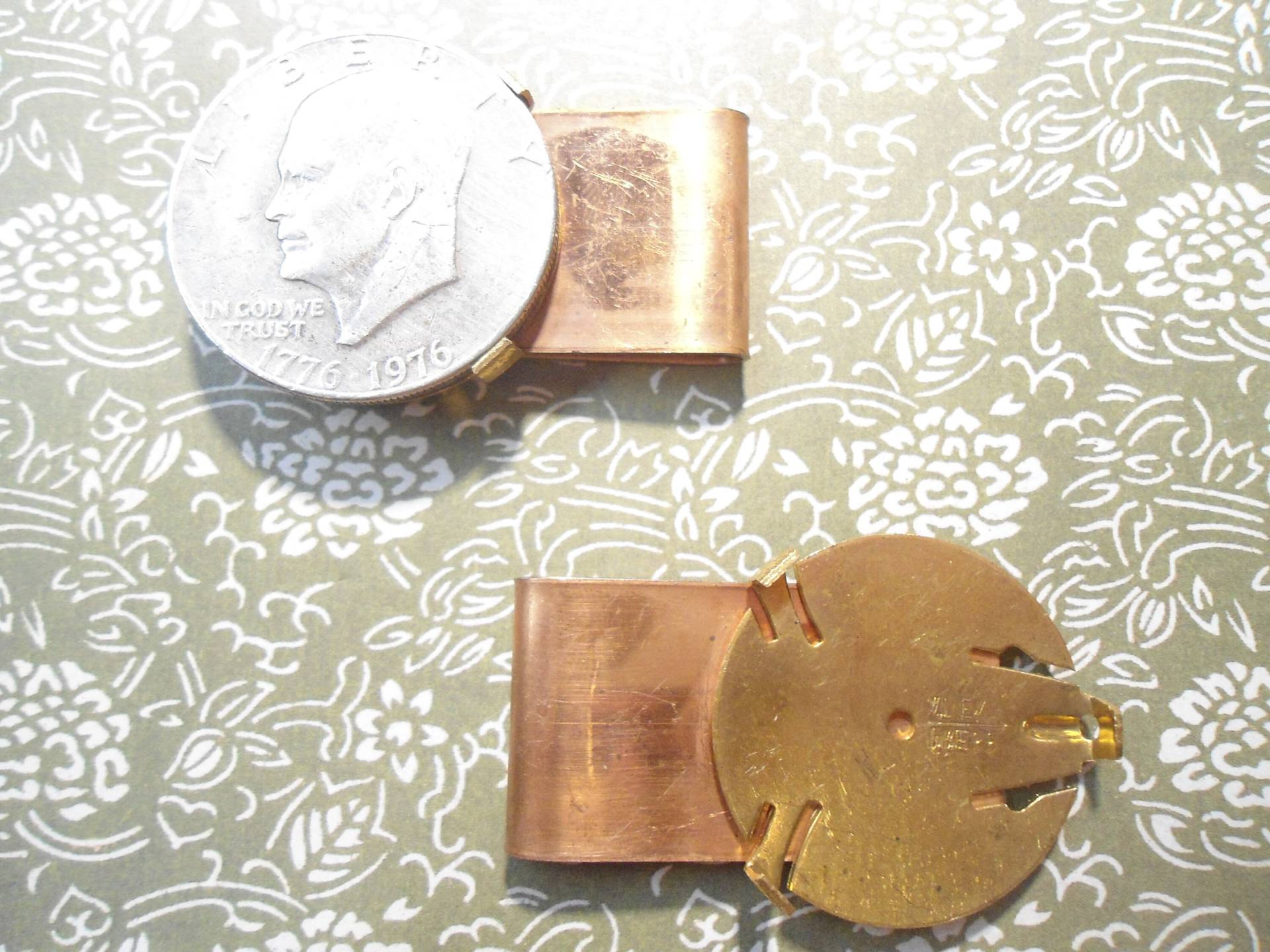 2 Geldscheinklammer Aus Messing Und Kupfer Coated Eisenhower Dollar Keine Münze 2 Geldscheinklammer Aus Messing Und Kupfer Coated Eisenhower Dollar Keine Münze von epicvintagejewelry