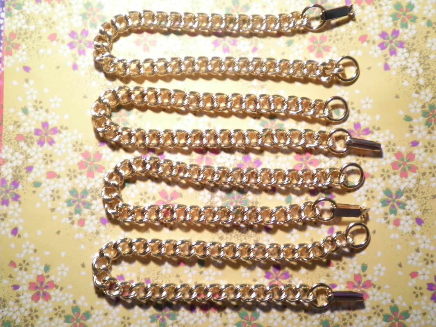 2 Vergoldete 18 cm Armbänder 2 Vergoldete 18 cm Armbänder von epicvintagejewelry