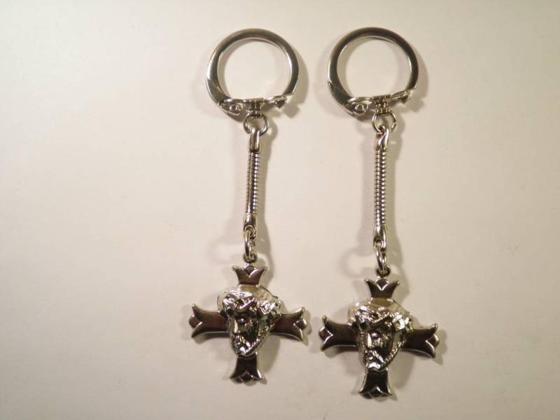 2 Versilbert Gesicht Von Jesus Schlüssel Ketten 2 Versilbert Gesicht Von Jesus Schlüssel Ketten von epicvintagejewelry