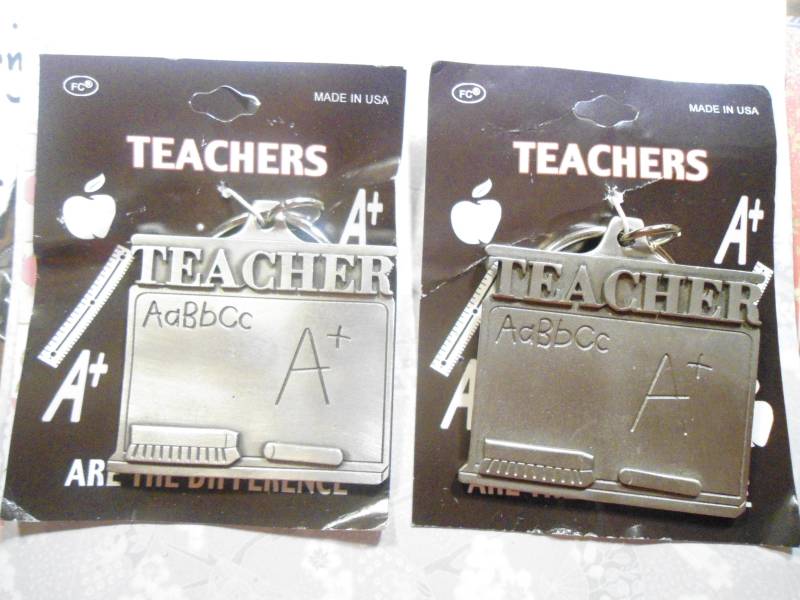 2 Versilberte Lehrer Sind Der Unterschied Tafel Schlüsselanhänger von epicvintagejewelry