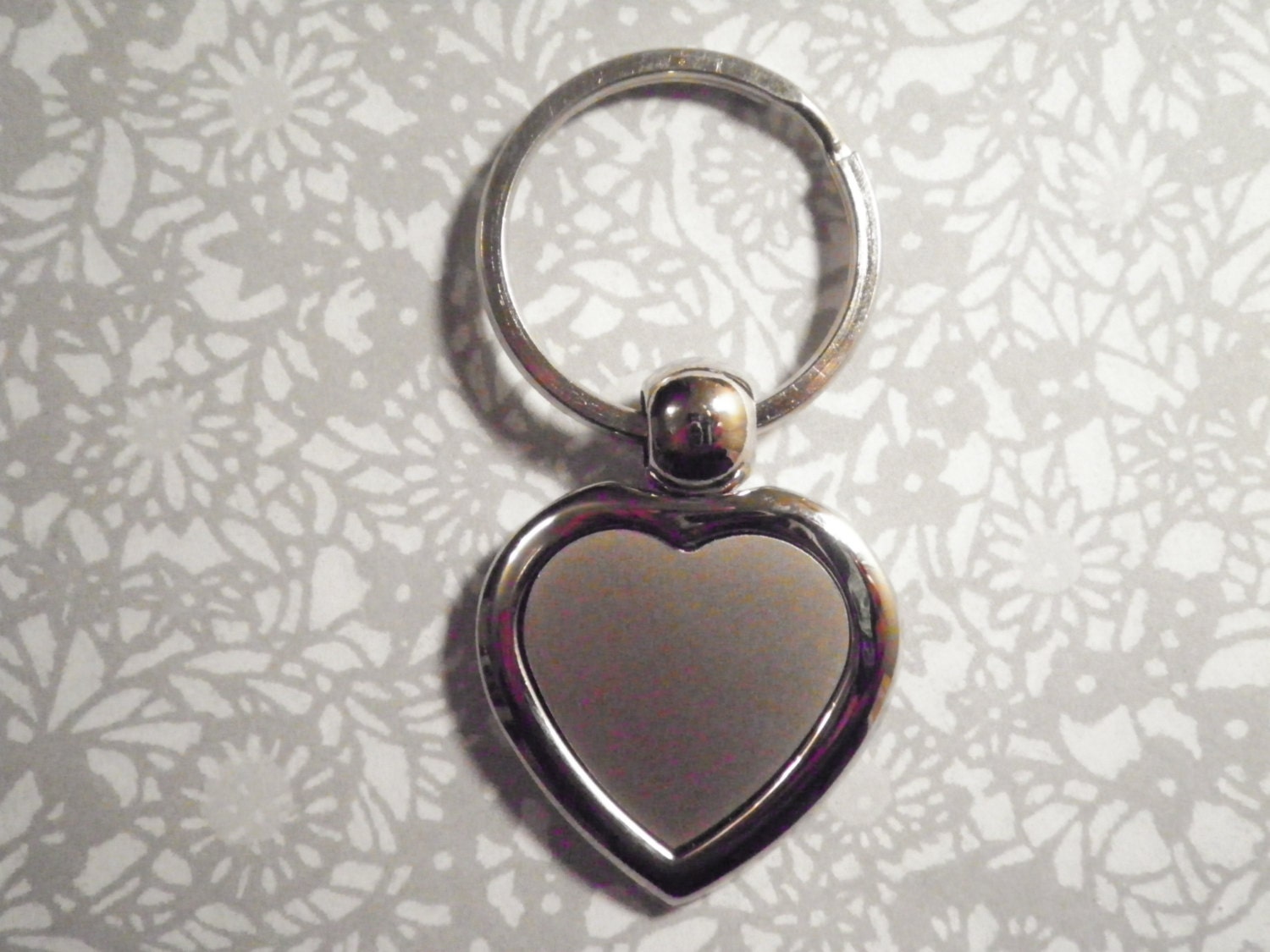 2 Vintage Versilbert Engraveable Herz Schlüsselanhänger 2 Vintage Versilbert Engraveable Herz Schlüsselanhänger von epicvintagejewelry