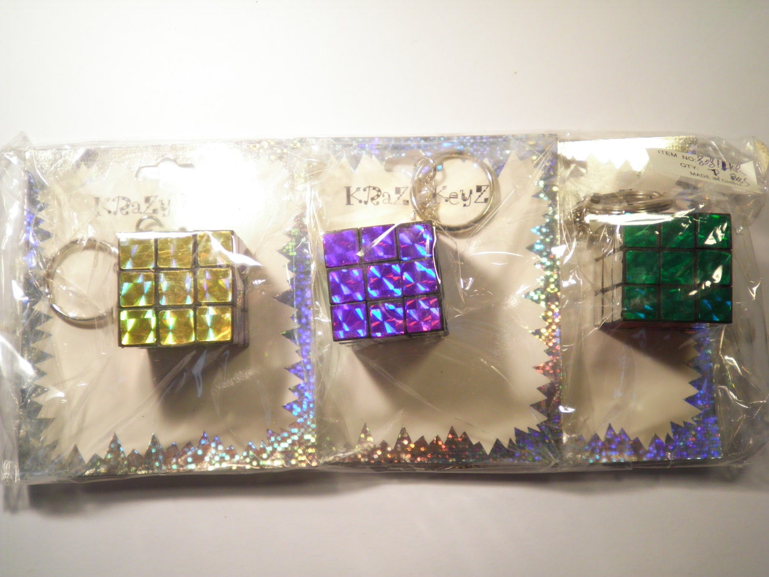 3 Verschiedene Farben Rubiks Cube Schlüsselanhänger 3 Verschiedene Farben Rubiks Cube Schlüsselanhänger von epicvintagejewelry