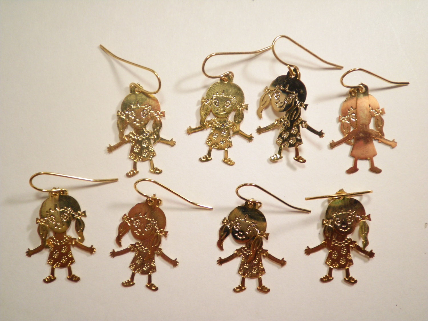 4 Paar Vergoldete Kleine Mädchen Ohrringe 4 Paar Vergoldete Kleine Mädchen Ohrringe von epicvintagejewelry