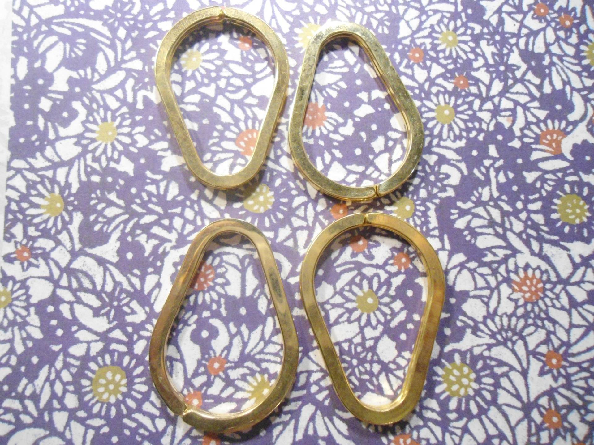 4 Vg Oval Schlüsselanhänger 4 Vg Oval Schlüsselanhänger von epicvintagejewelry