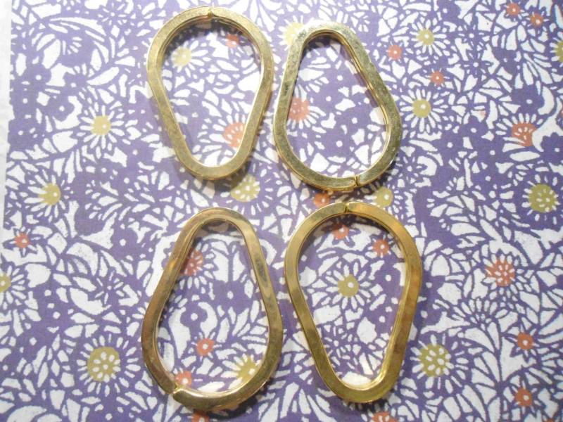 4 Vg Oval Schlüsselanhänger von epicvintagejewelry