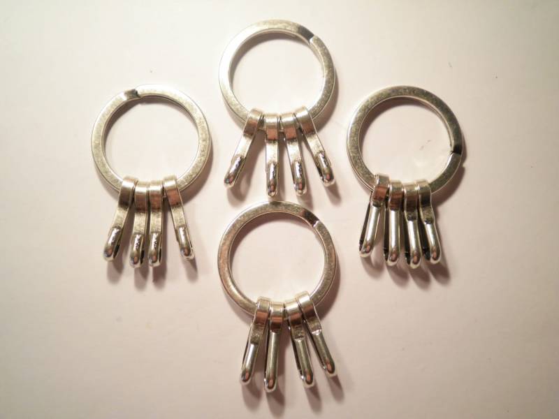 4 Vintage Versilberte Schlüsselanhänger von epicvintagejewelry