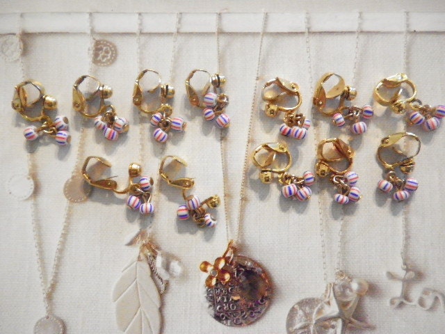 6 Prs. Vergoldet 3-Bead Ohrringe von epicvintagejewelry