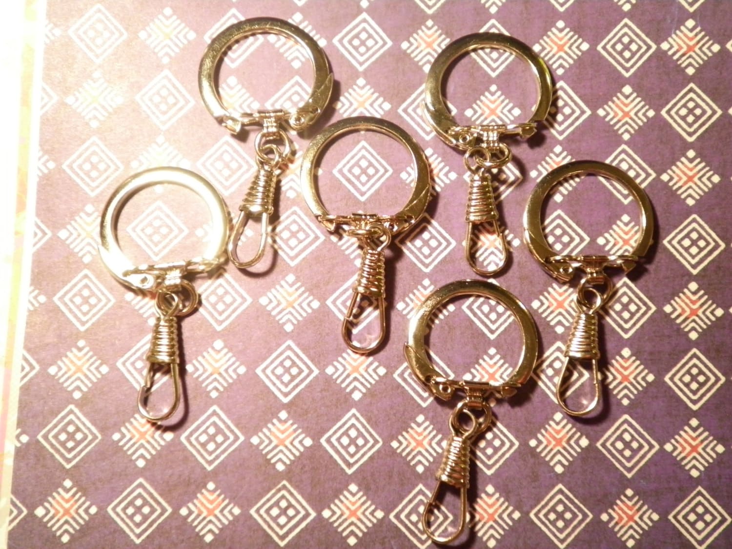 6 Versilberte Schlüsselanhänger Mit Clip-Verschluss 6 Versilberte Schlüsselanhänger Mit Clip-Verschluss von epicvintagejewelry