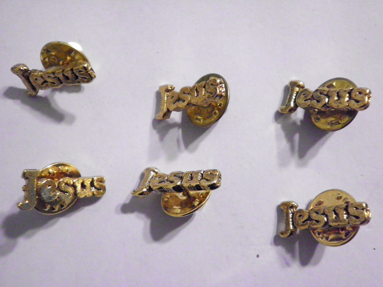 6 Vintage Vergoldete Jesus Pin Broschen 6 Vintage Vergoldete Jesus Pin Broschen von epicvintagejewelry