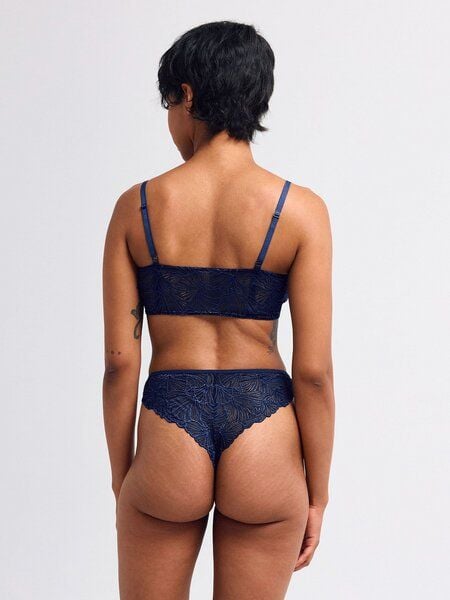 erlich textil Fluid Lace High Waist Brazil String mit Spitze aus recyceltem Polyamid, made in Europe von erlich textil