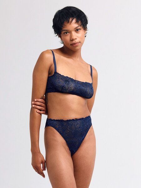 erlich textil Fluid Lace High Waist Brazil String mit Spitze aus recyceltem Polyamid, made in Europe von erlich textil