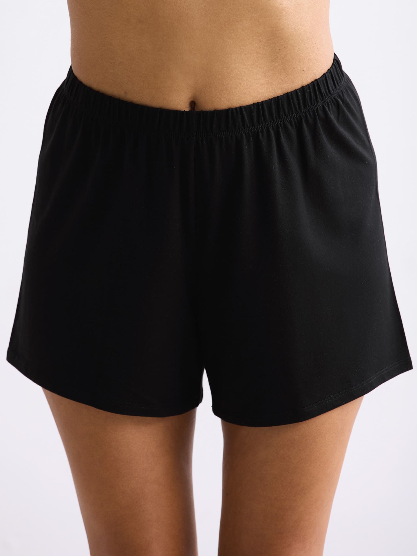 erlich textil Light Touch kurze Schlafhose für Frauen aus TENCEL™ Lyocell in schwarz von erlich textil