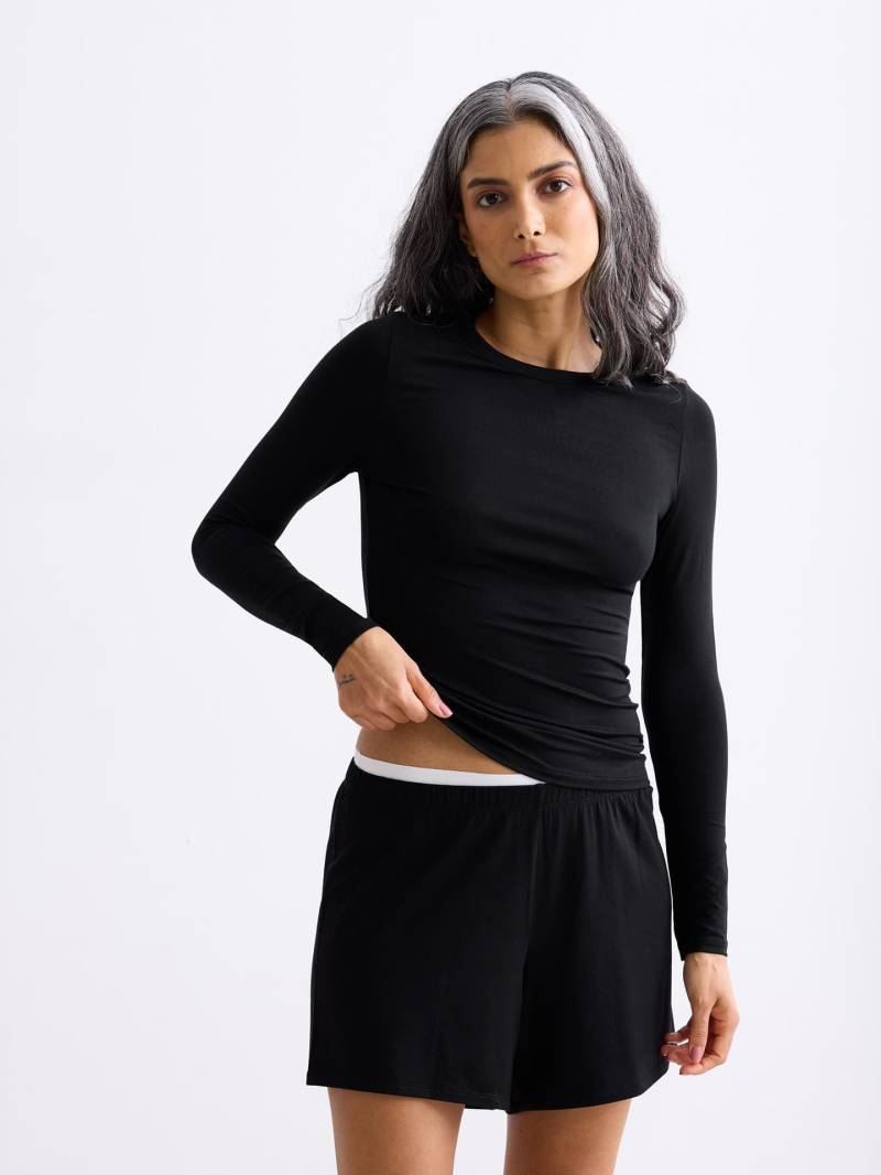 erlich textil Light Touch schmales Langarmshirt für Frauen aus TENCEL™ Lyocell in schwarz von erlich textil