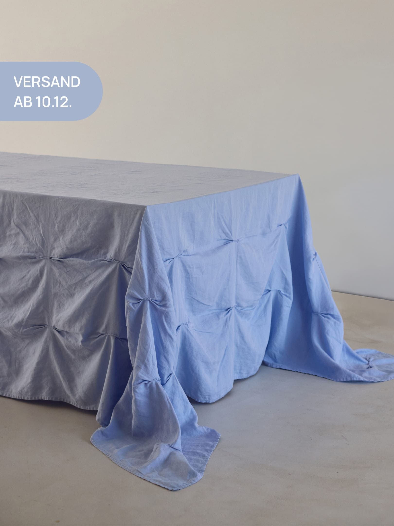 erlich textil onomao x erlich textil Drapierte Tischdecke für Unisex aus Leinen + Baumwolle (aus kontrolliert biologischem Anbau)  in zartblau von erlich textil