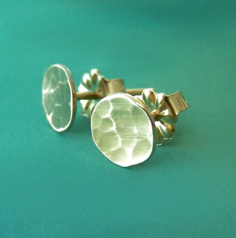 14K Gold Kleine Pool-Beitragsohrringe von esdesigns