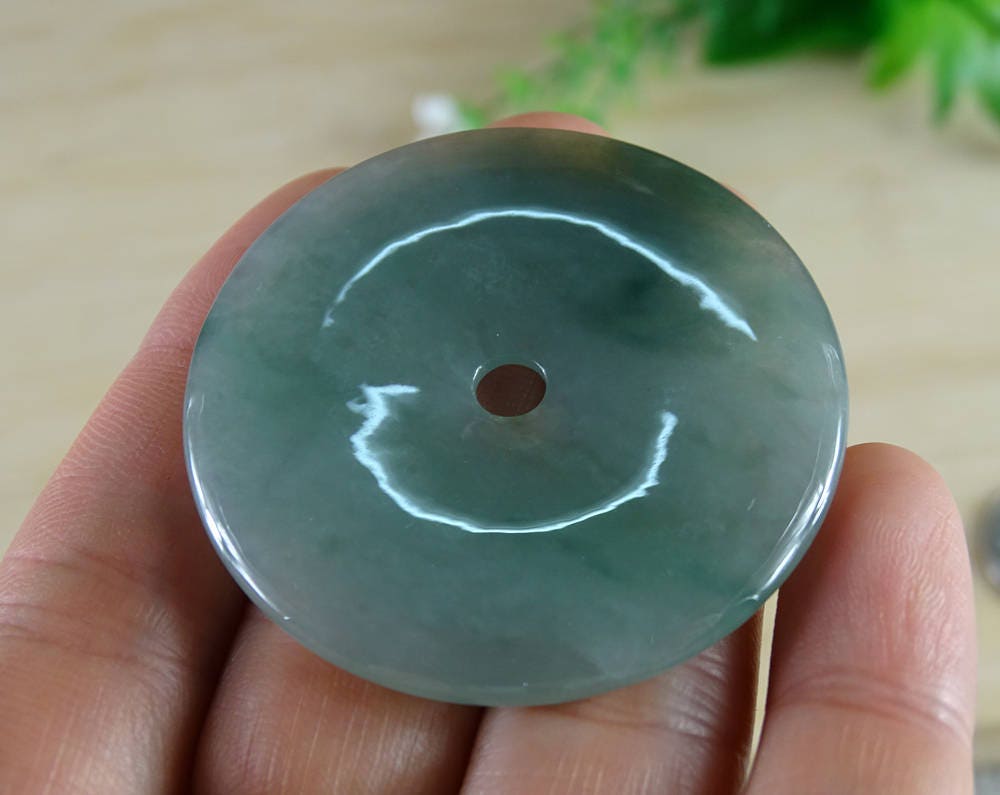 Grüner Jade Jadeit Anhänger Kreis Donut Natur Zertifikat Grade A Smaragd 3779 Grüner Jade Jadeit Anhänger Kreis Donut Natur Zertifikat Grade A Smaragd 3779 von esybuy