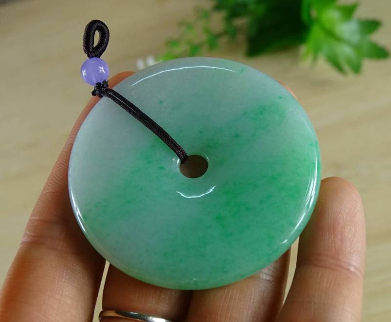 Zertifizierter Apfel Grüner Jade Anhänger Rund Donut Handarbeit Grade A Jadeit P-377-2 Zertifizierter Apfel Grüner Jade Anhänger Rund Donut Handarbeit Grade A Jadeit P-377-2 von esybuy