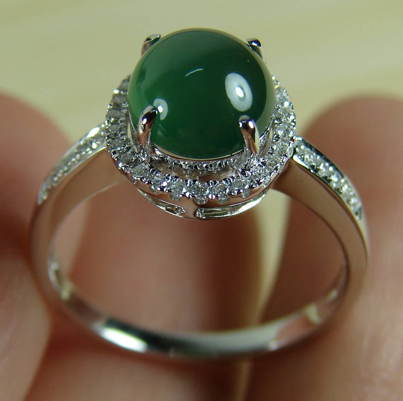 Zertifizierter Grüner Cabochon Jadeit 18K Weißgold Diamant Ring Alt Icy Smaragd Größe 7 Zertifizierter Grüner Cabochon Jadeit 18K Weißgold Diamant Ring Alt Icy Smaragd Größe 7 von esybuy