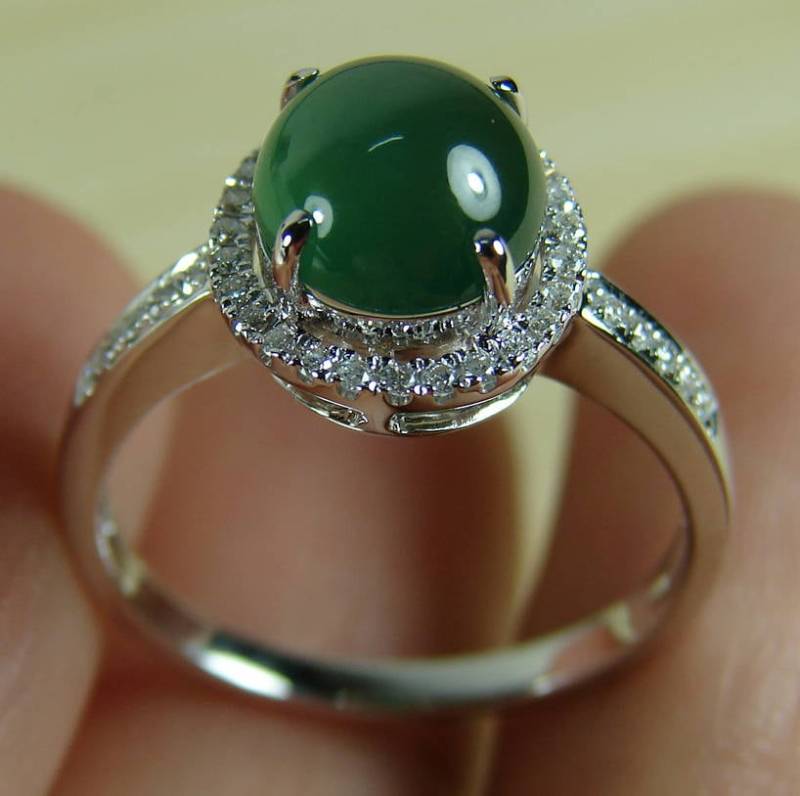 Zertifizierter Grüner Cabochon Jadeit 18K Weißgold Diamant Ring Alt Icy Smaragd Größe 7 Zertifizierter Grüner Cabochon Jadeit 18K Weißgold Diamant Ring Alt Icy Smaragd Größe 7 von esybuy
