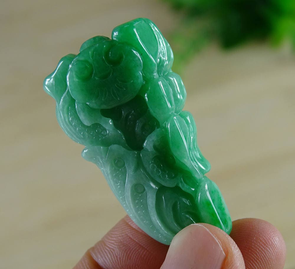 Zertifizierter Grüner Jade Anhänger Handgeschnitzt Cabage Typ A Jade财It Zertifizierter Grüner Jade Anhänger Handgeschnitzt Cabage Typ A Jade财It von esybuy