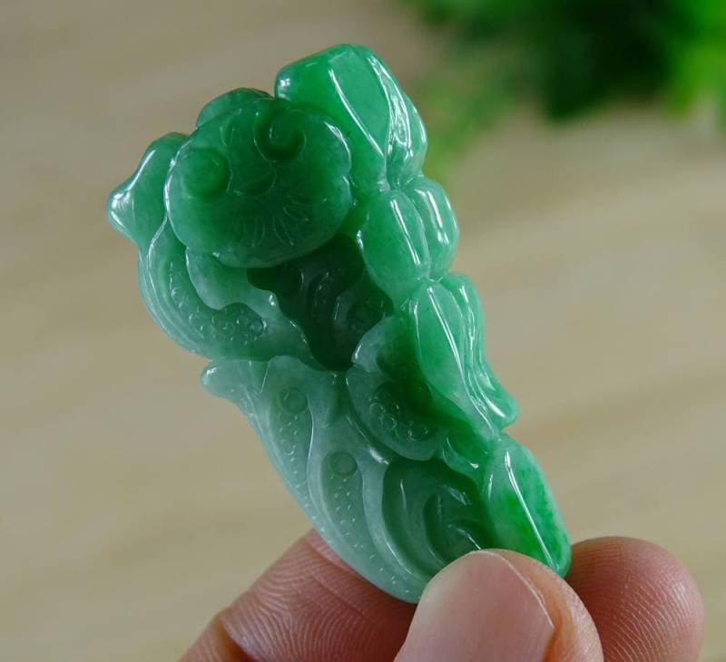 Zertifizierter Grüner Jade Anhänger Handgeschnitzt Cabage Typ A Jade财It Zertifizierter Grüner Jade Anhänger Handgeschnitzt Cabage Typ A Jade财It von esybuy