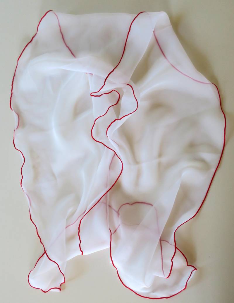 Vintage | 15 Halstuch Aus Weißer Gaze Mit Roter Einfassung von etage4vintage