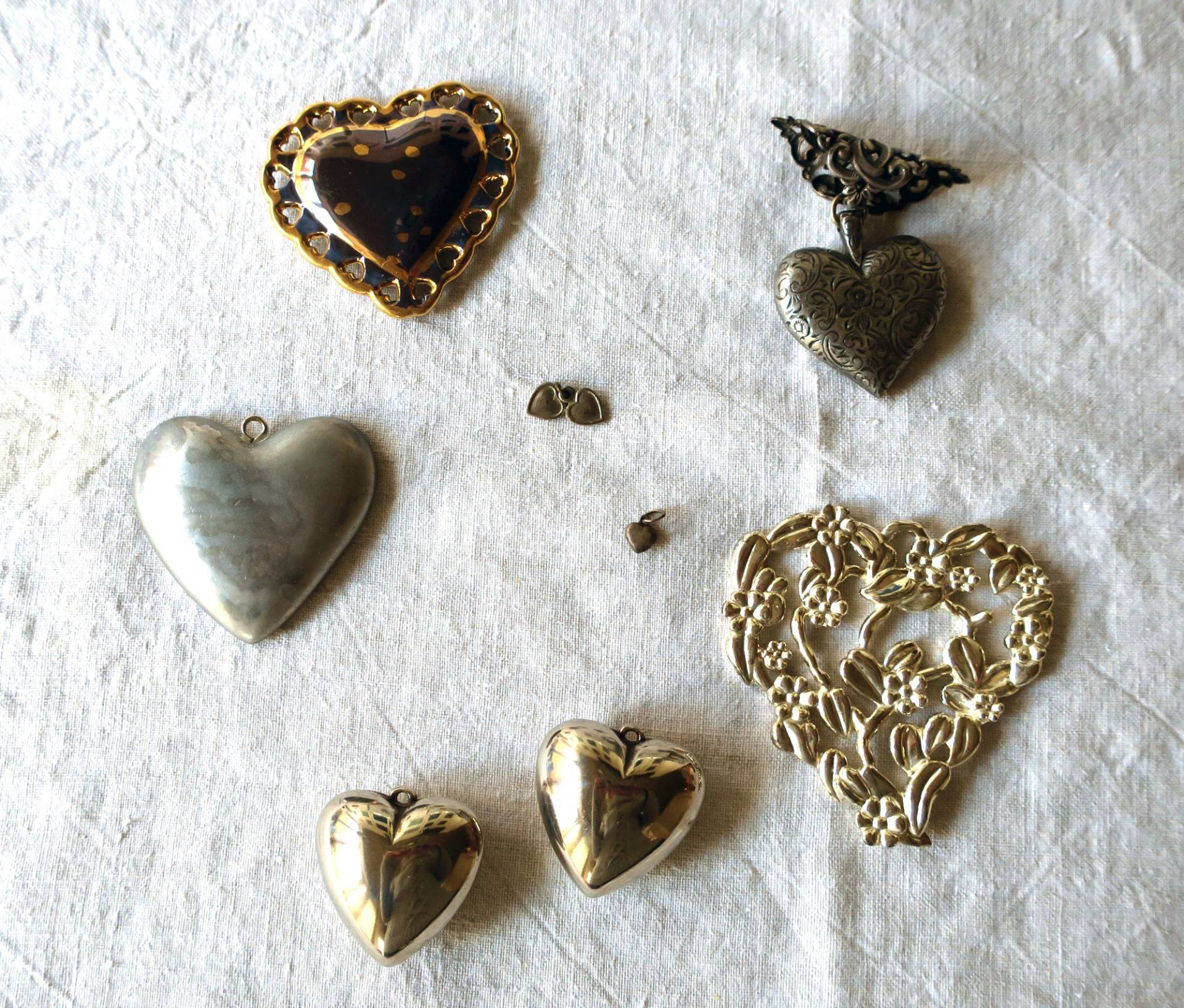 Vintage Anhänger Herzen in Metall Silber Kleine Und Große von etage4vintage