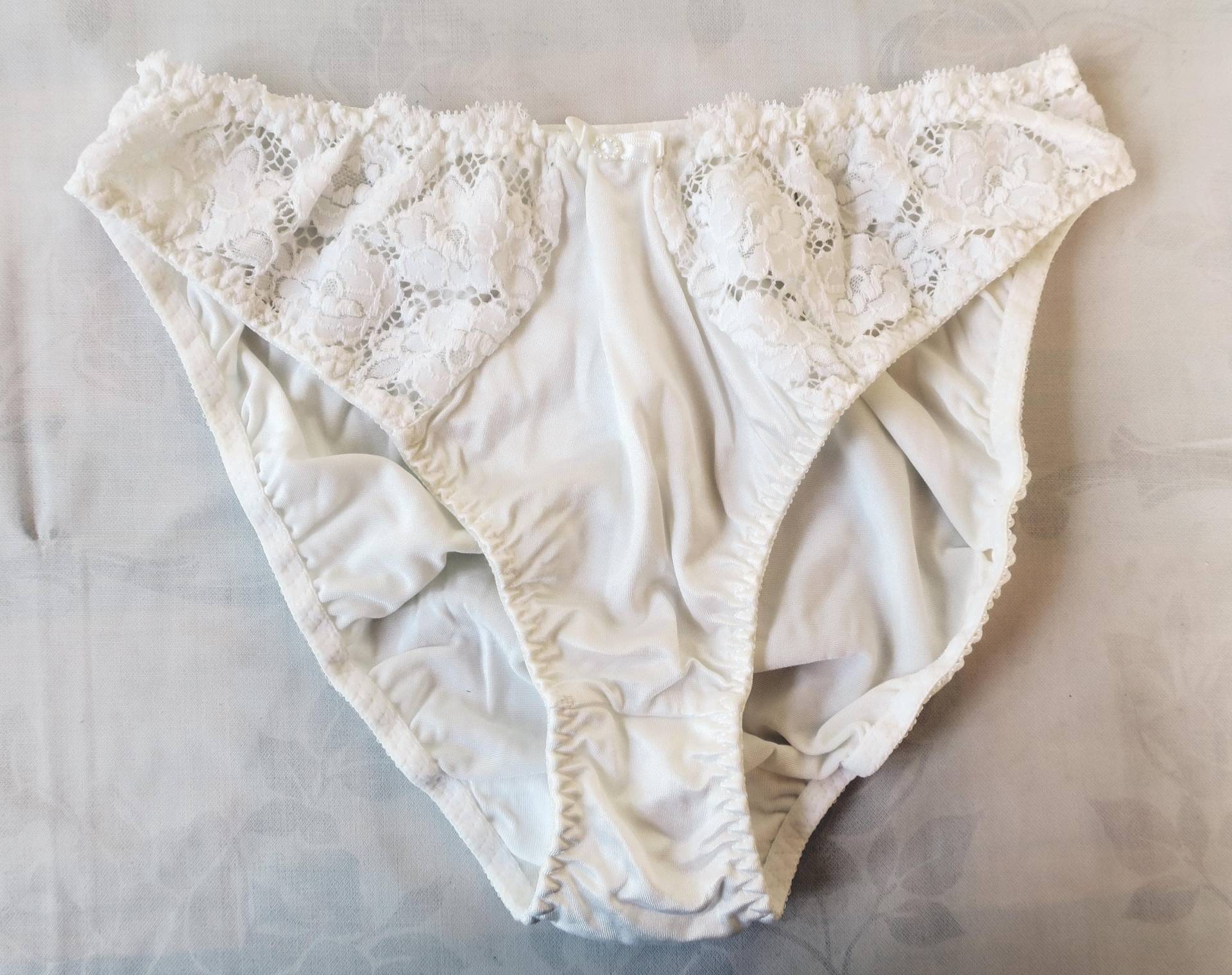 Vintage Damenslip Desiré in Creme Mit Spitze Und Schleifchen von etage4vintage