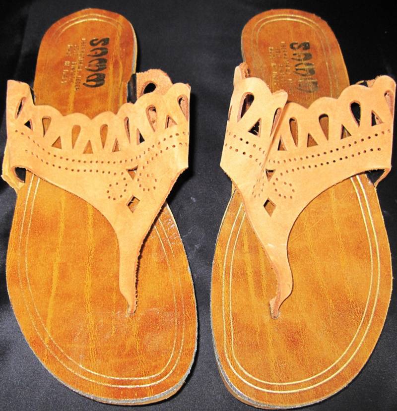 Vintage Leder Sandalette | 37 Eu Zehen Trenner Flip Flop von etage4vintage