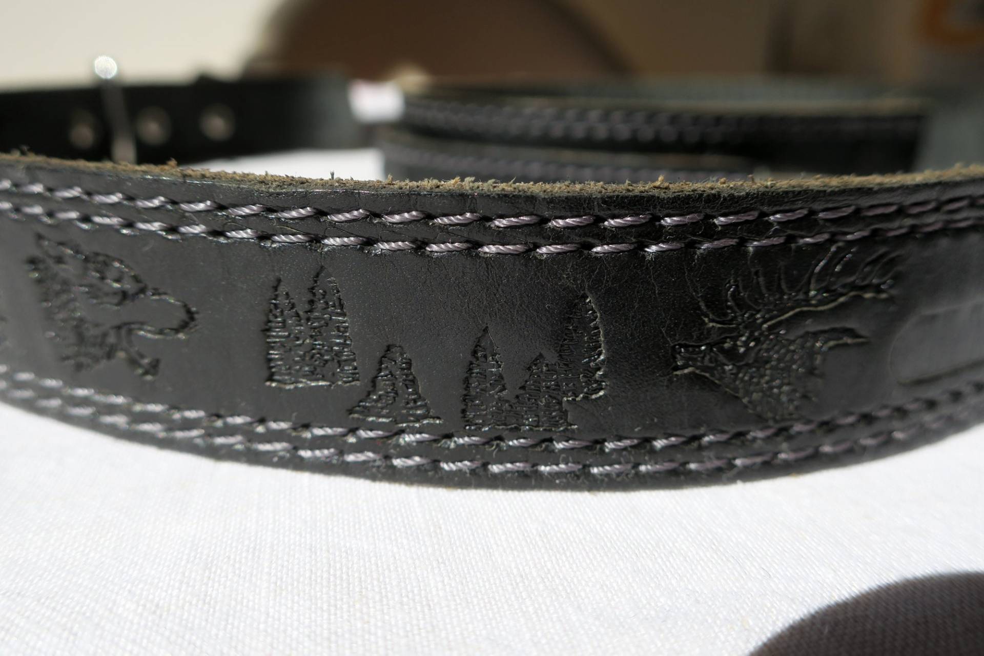 Vintage Ledergürtel in Schwarz Mit Tierprägungen von etage4vintage