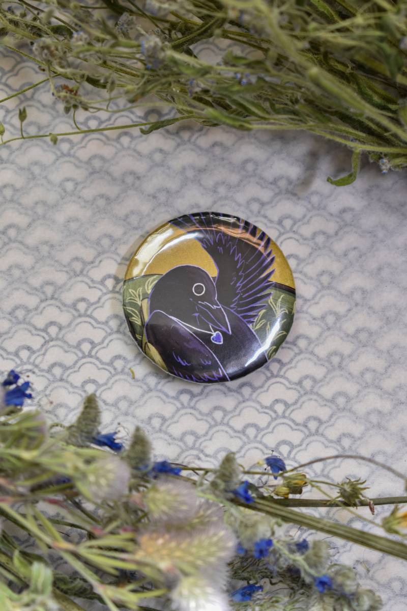 Niedlicher, Witziger Handgemachter Button Pin "Draw Me Like One Of Your French Crows"/ Titanic Crow ." von euwanya