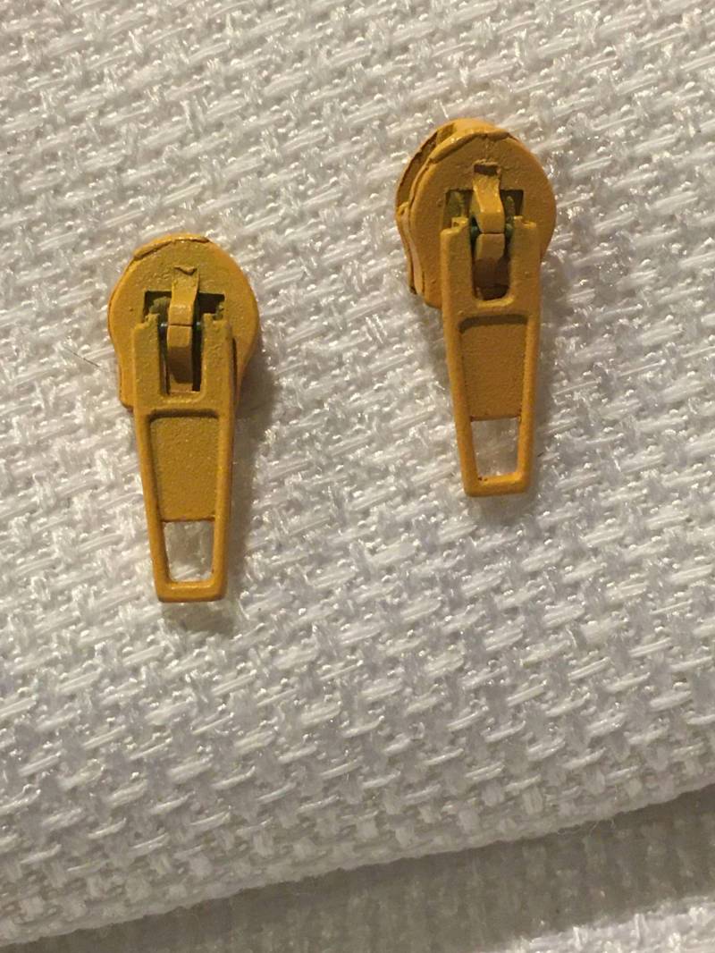 Vintage Zipper Pierced Ohrringe Fun Fashion Pull Pustezahn Gelb Free Us Shipping Post Dangle Drop von evanroseevans