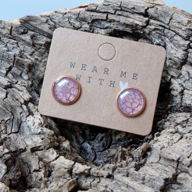 Handgemachte Ohrstecker Rosegoldig/ Lila Ohrstecker/ Ohrschmuck Mit Abstraktem Muster/ Hypoallergen von evanyota