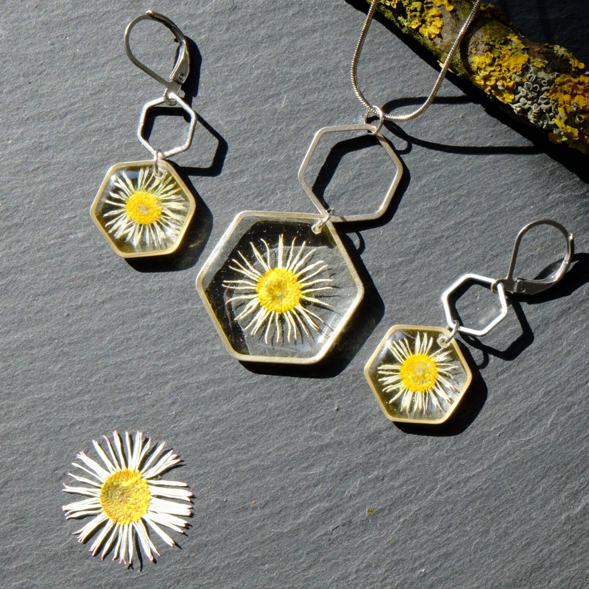 Schmuckset Gänseblümchen/ Florales/Handgemachte Gänseblumenhalskette Mit Ohrhängern/ Boho Schmuckset/ Schmuck Echten Blüten von evanyota