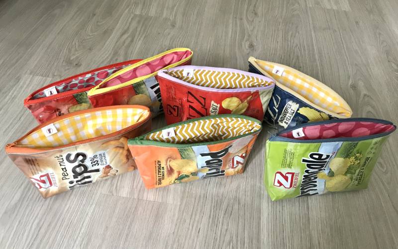 Handgefertigter Beutel in Recycelter Verpackung, Groß Handgefertigter Beutel in Recycelter Verpackung, Groß von evarcenciel